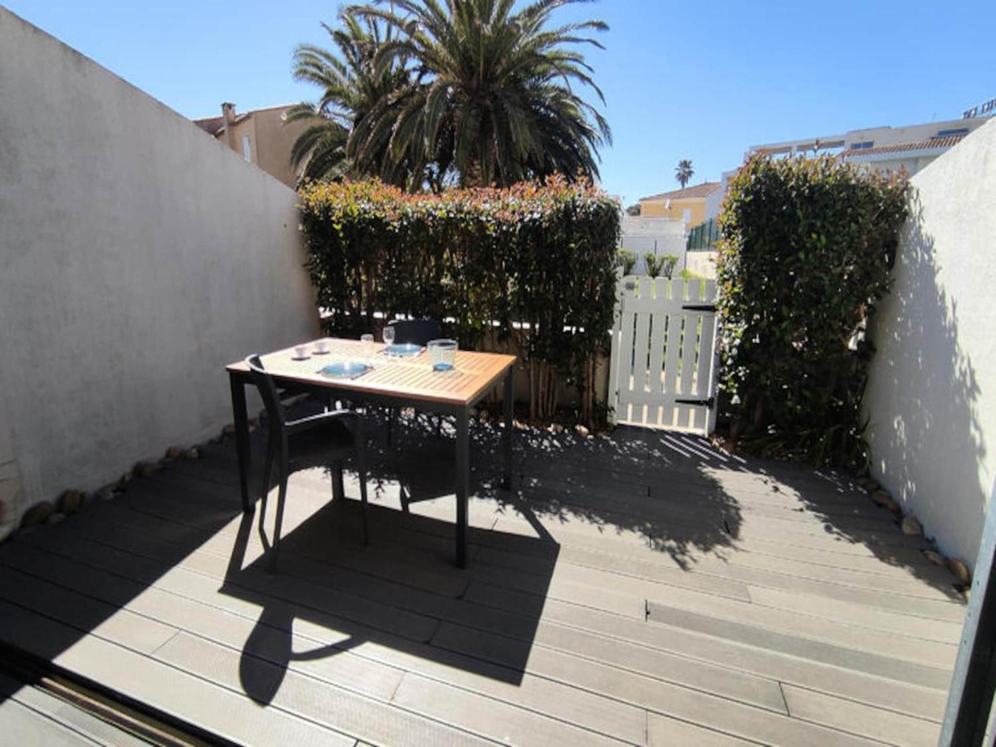 2 Rooms For 2 People Agde Exterior photo